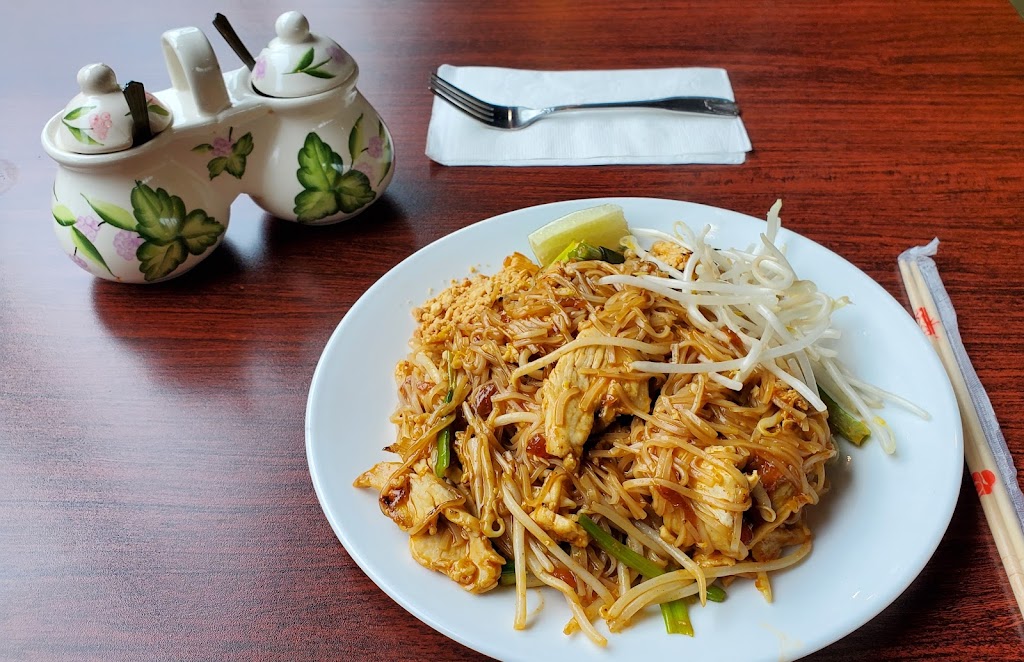 Thai Family Restaurant | restaurant | 21005 44th Ave W #101, Mountlake Terrace, WA 98043, USA | 4255827305 OR +1 425-582-7305