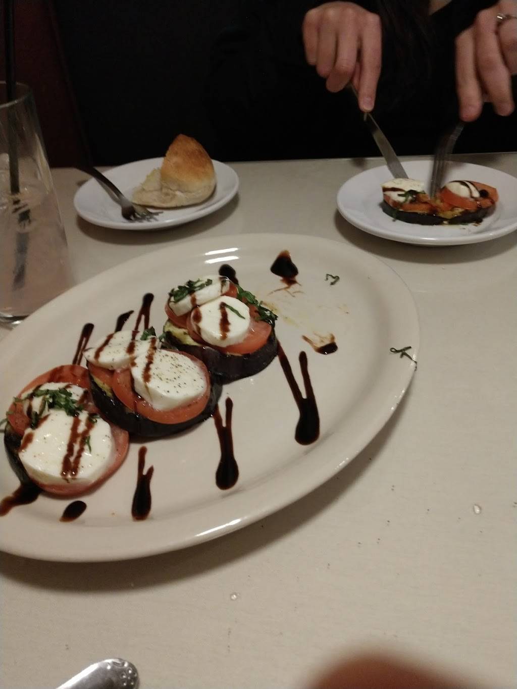 Marinos Italian Cafe | restaurant | 5423 Mahoning Ave # A, Youngstown, OH 44515, USA | 3307998326 OR +1 330-799-8326