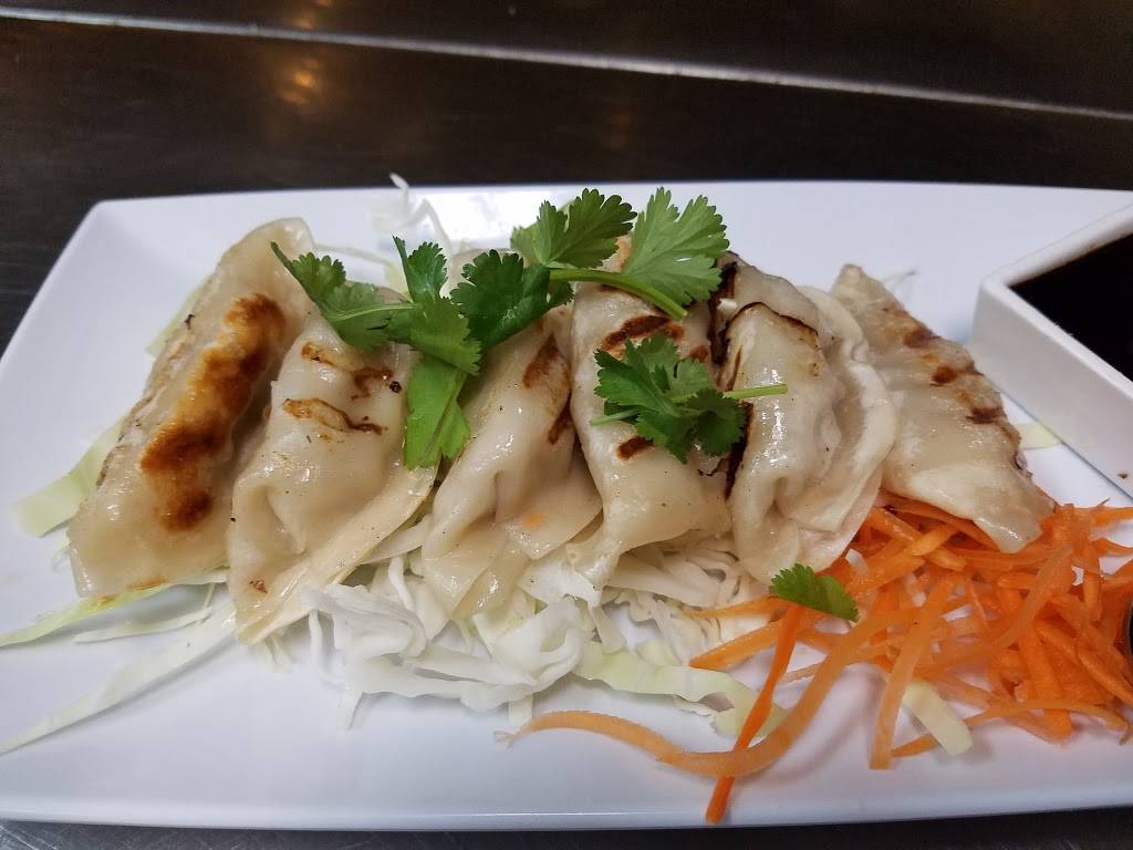 Thai House Restaurant | restaurant | 9938 Holmes Rd, Kansas City, MO 64131, USA | 8169431388 OR +1 816-943-1388