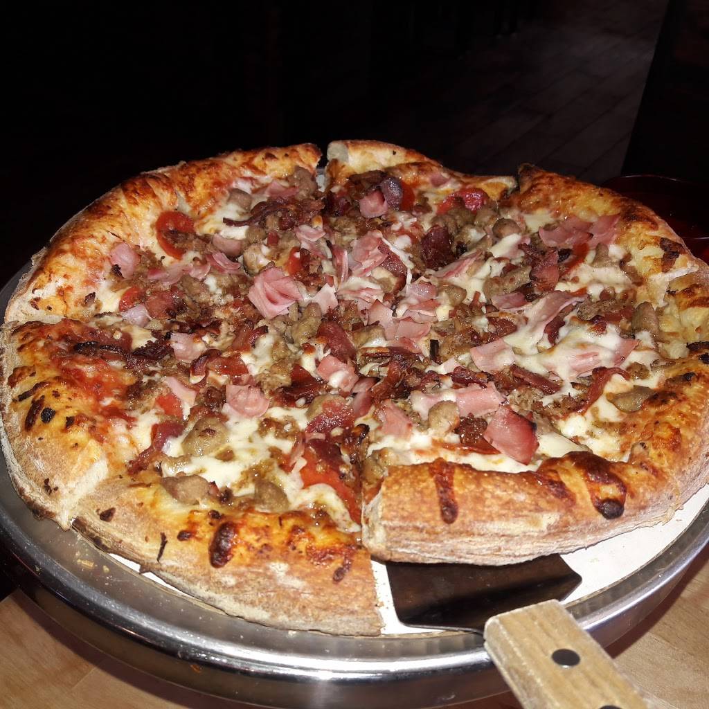 Victorios Oyster Bar and Grille | restaurant | 1701 US-1, Titusville, FL 32796, USA | 3212671950 OR +1 321-267-1950