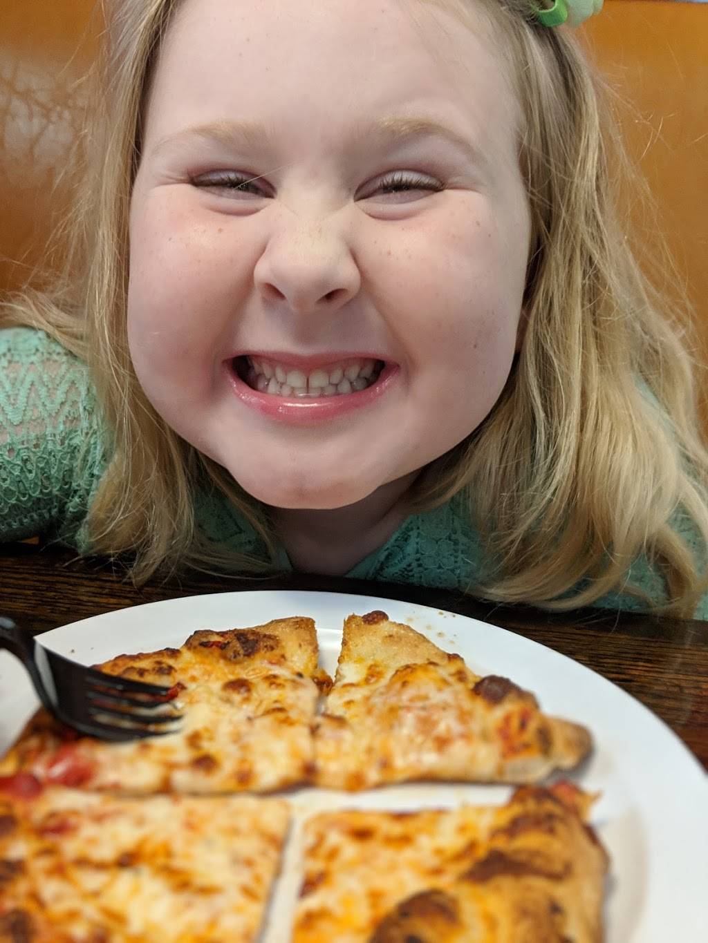 Uncle Maddios Pizza | restaurant | 7805 Abercorn St, Savannah, GA 31406, USA | 9122288811 OR +1 912-228-8811