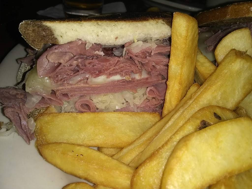 Brodies Pub | restaurant | 10 Lowell St, Peabody, MA 01960, USA | 9789779988 OR +1 978-977-9988