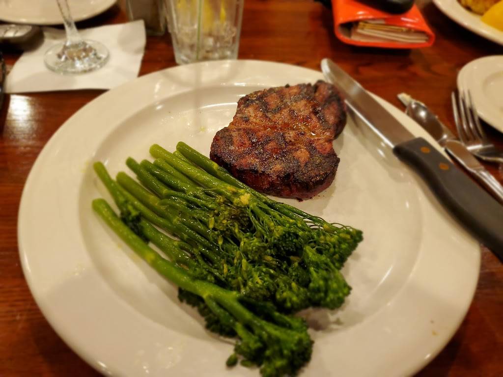 The Flame Steakhouse | restaurant | 109 Carbonton Rd, Sanford, NC 27330, USA | 9197767111 OR +1 919-776-7111