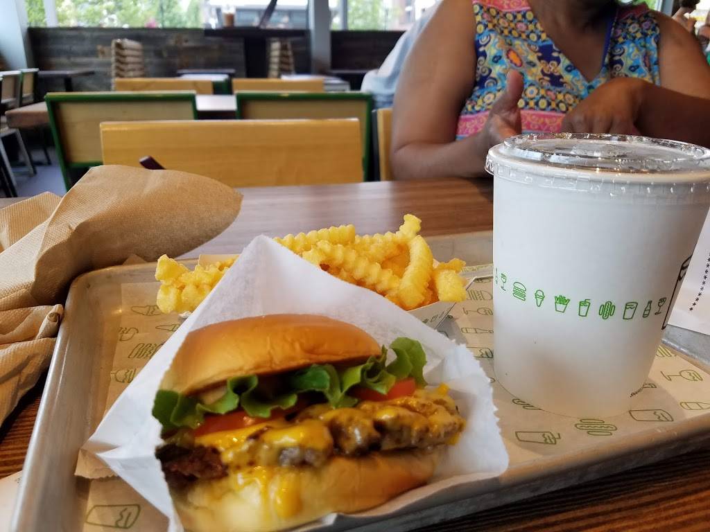 Shake Shack | restaurant | 115 Summit At Fritz Farm #110, Lexington, KY 40515, USA | 8597211295 OR +1 859-721-1295