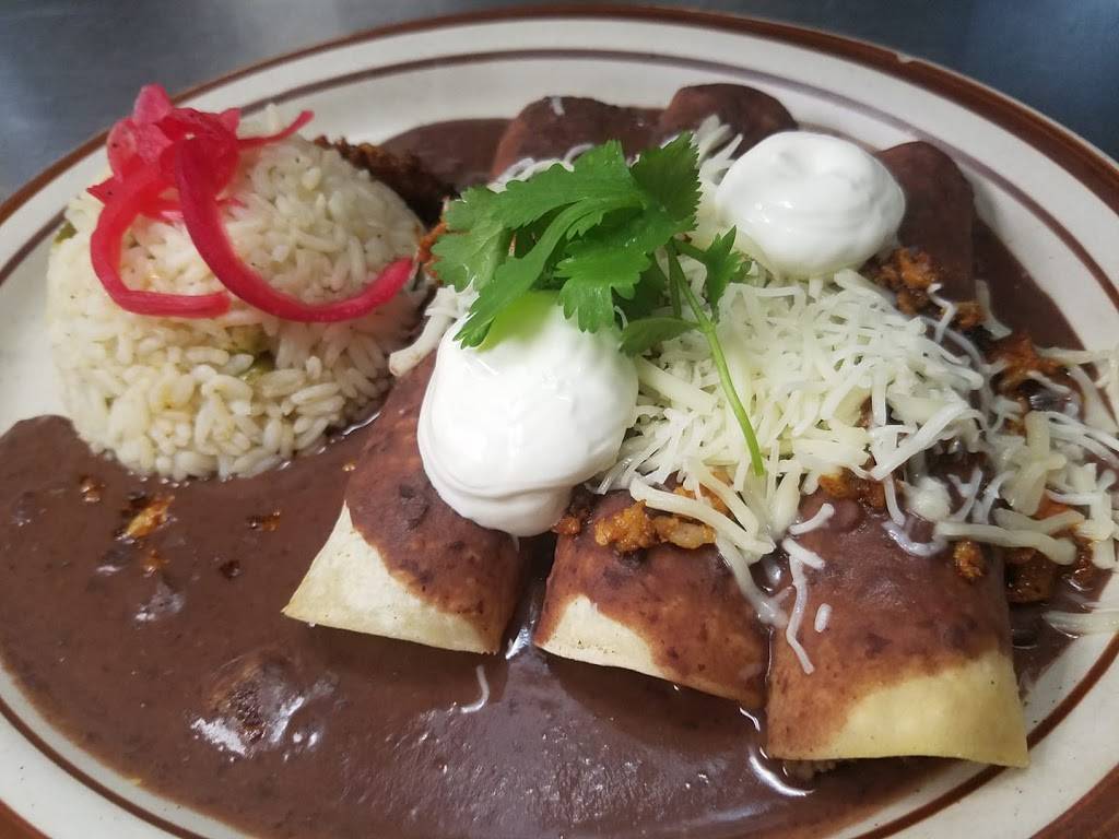 Casa Frida | restaurant | 701 Dominion Square Shopping Center, Culpeper, VA 22701, USA | 5408252416 OR +1 540-825-2416