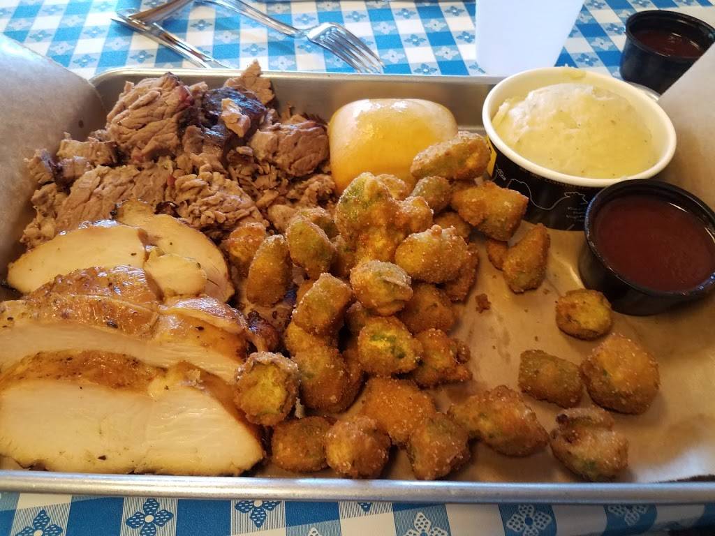 Dickeys Barbecue Pit | restaurant | 206 Danada Square W, Wheaton, IL 60189, USA | 6305909518 OR +1 630-590-9518