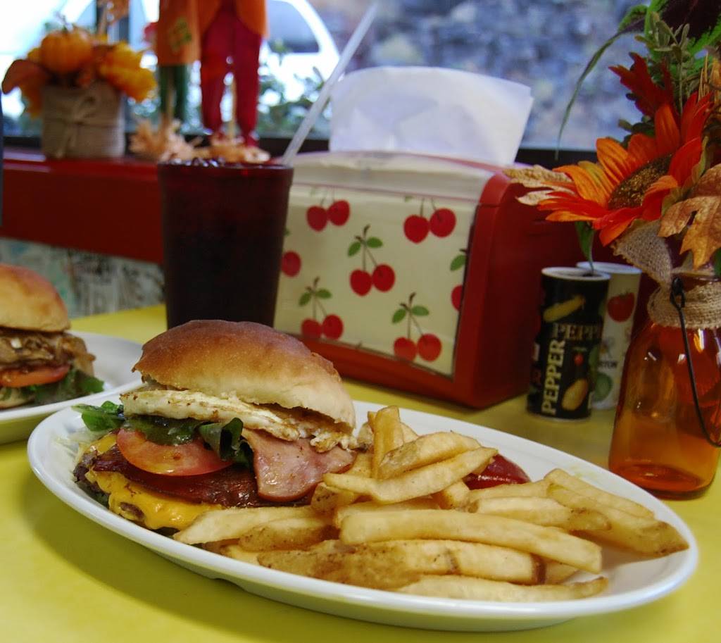 Poppa Als Famous Hamburgers | restaurant | 198 NE Santiam Blvd, Mill City, OR 97360, USA | 5038972223 OR +1 503-897-2223