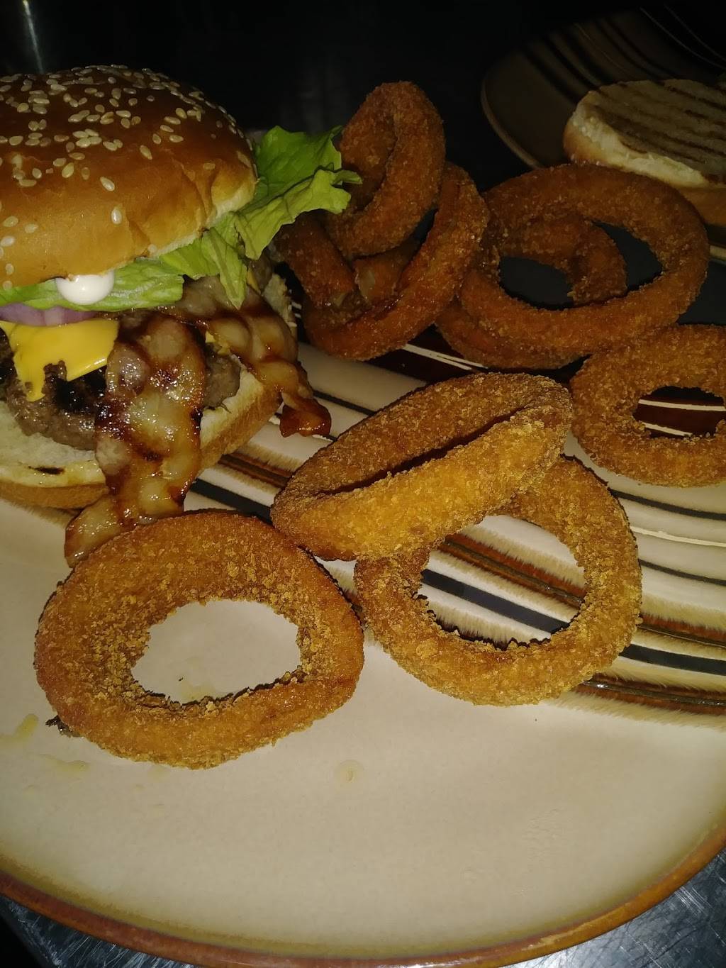 The Dive Inn | restaurant | 275 S Lake Shore Way, Lake Alfred, FL 33850, USA | 8632806860 OR +1 863-280-6860