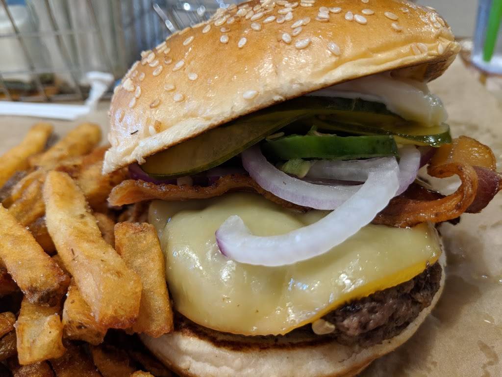 Farm Burger Huntsville | restaurant | 930 Bob Wallace Ave SW #219, Huntsville, AL 35801, USA | 2562707392 OR +1 256-270-7392