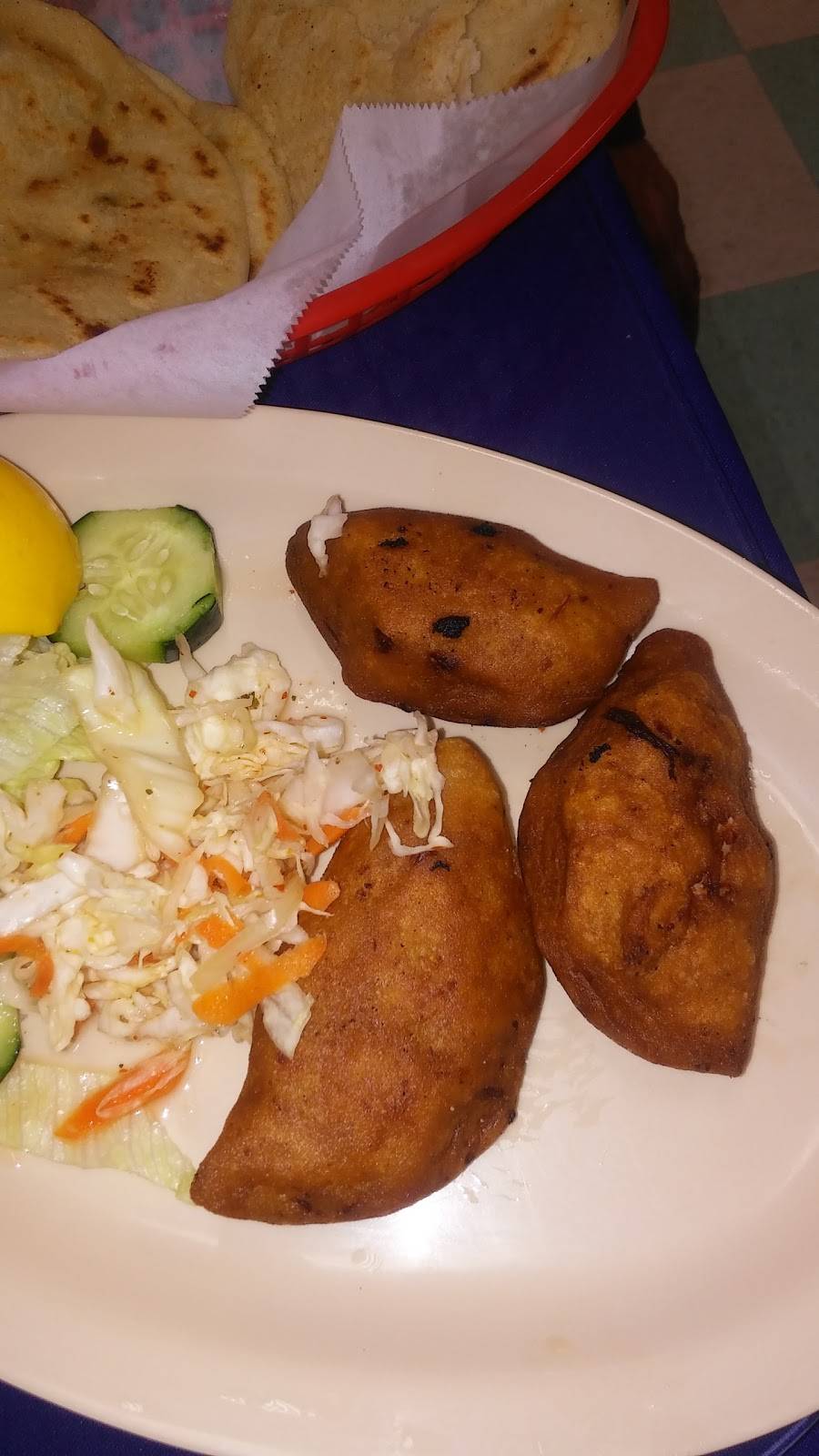 Restaurante y Pupuseria Azucena | restaurant | 2621 Saturn Ave, Huntington Park, CA 90255, USA | 3235810661 OR +1 323-581-0661