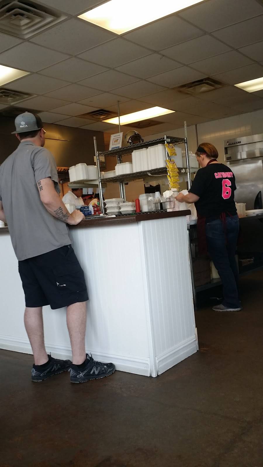 The Lunch Box | restaurant | 210 US-90, Waveland, MS 39576, USA | 2284660014 OR +1 228-466-0014