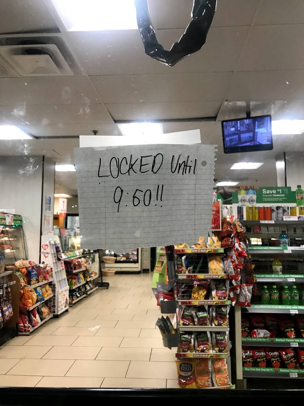 7-Eleven | bakery | 1084 N Delaware Ave, Philadelphia, PA 19125, USA | 2154270670 OR +1 215-427-0670