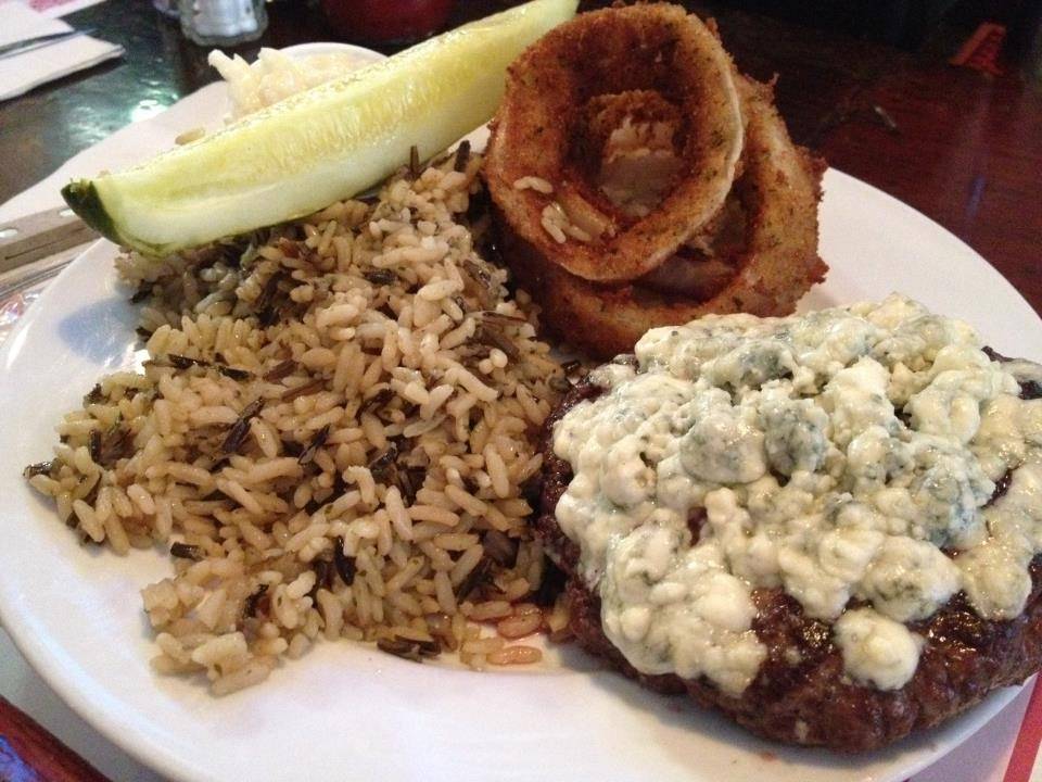 T Rs | restaurant | 17 Hillside Avenue, Williston Park, NY 11596, USA | 5162941680 OR +1 516-294-1680