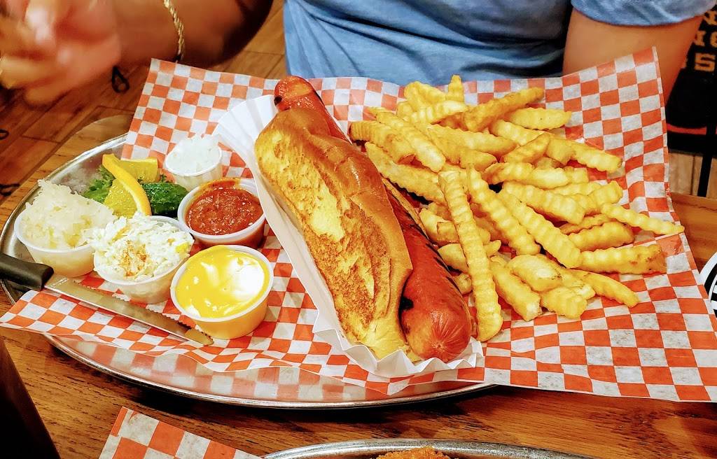 Jaxsons Ice Cream Parlor & Restaurant | restaurant | 128 S Federal Hwy, Dania Beach, FL 33004, USA | 9549234445 OR +1 954-923-4445