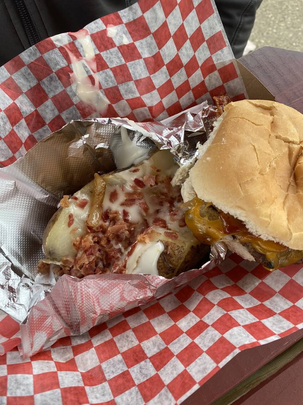 Elizabeth Express Kitchen Car | restaurant | 312 Market St, Elizabeth, PA 15037, USA | 4123875077 OR +1 412-387-5077