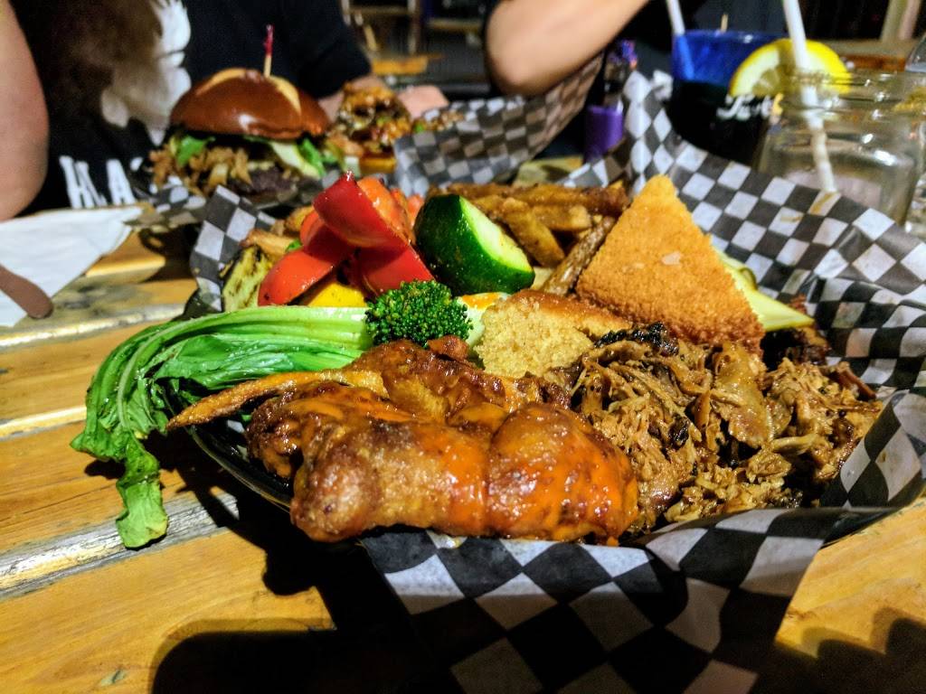 Dr. Js BBQ & Brews | restaurant | 282 Aylmer St N, Peterborough, ON K9J 3K7, Canada | 7058745717 OR +1 705-874-5717