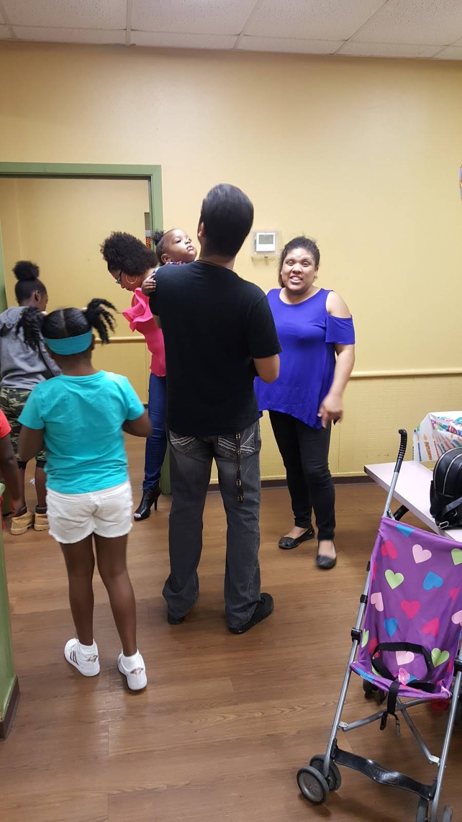 Mr Gattis Pizza | meal takeaway | 828 E Admiral Doyle Dr, New Iberia, LA 70560, USA | 3373657359 OR +1 337-365-7359