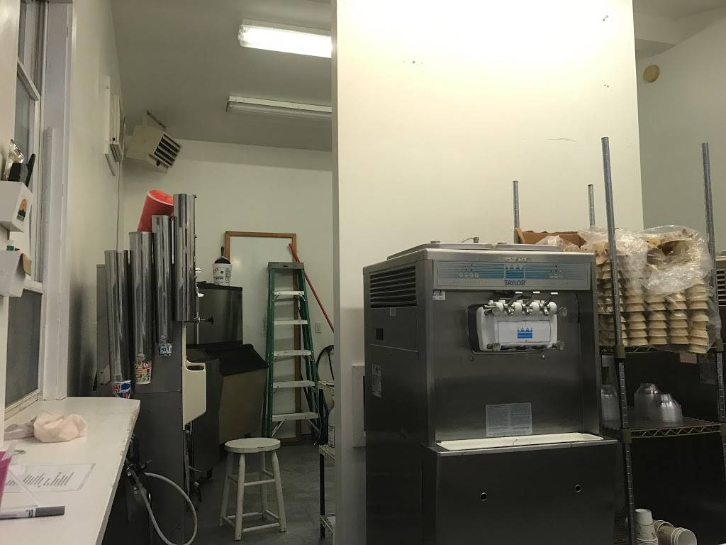 Mountain Mist Custard | restaurant | 260 Lake Flower Ave, Saranac Lake, NY 12983, USA | 6038487629 OR +1 603-848-7629