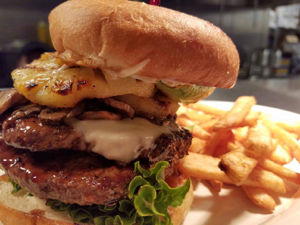 Moo Moos Burger Barn | restaurant | 10940A Trinity Pkwy # A, Stockton, CA 95219, USA | 2099579450 OR +1 209-957-9450