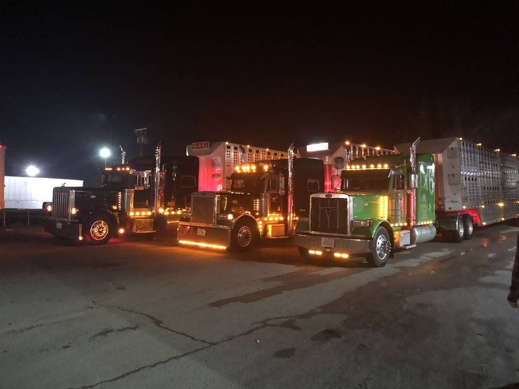 Big Stacks Truck Center | restaurant | 1100 W Hwy 25 #70, Newport, TN 37821, USA | 4237209090 OR +1 423-720-9090