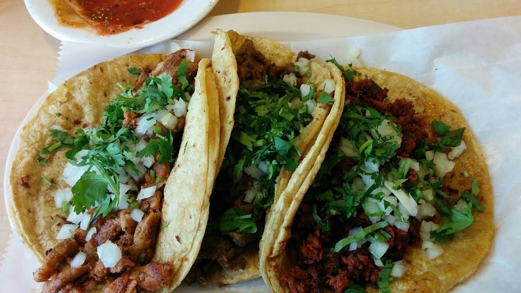 Tacos El Cuñado | restaurant | 442 Baypark Dr, Holland, MI 49424, USA | 6162987225 OR +1 616-298-7225