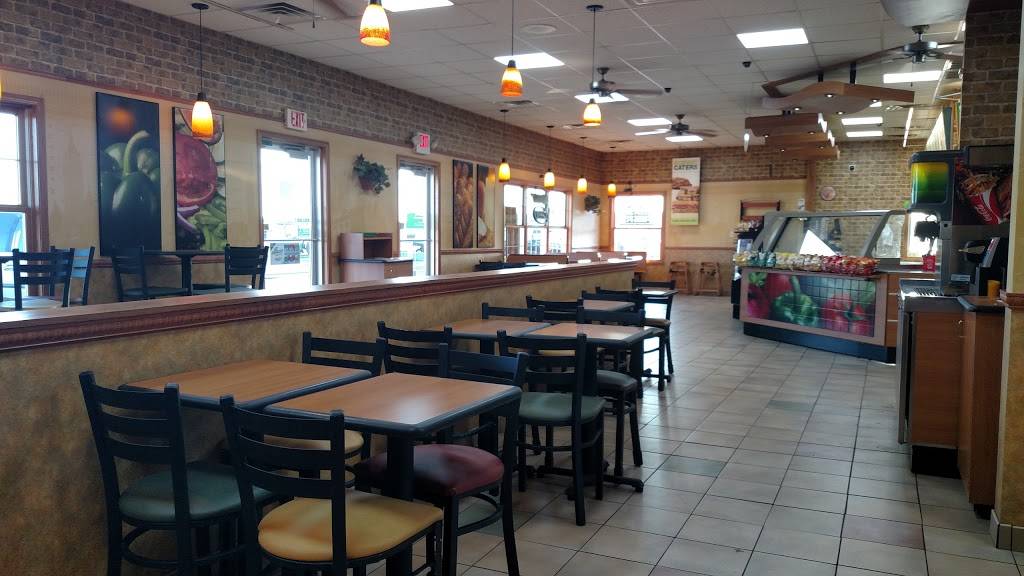 Subway | restaurant | 501 S Carpenter Ave, Kingsford, MI 49802, USA | 9067795293 OR +1 906-779-5293