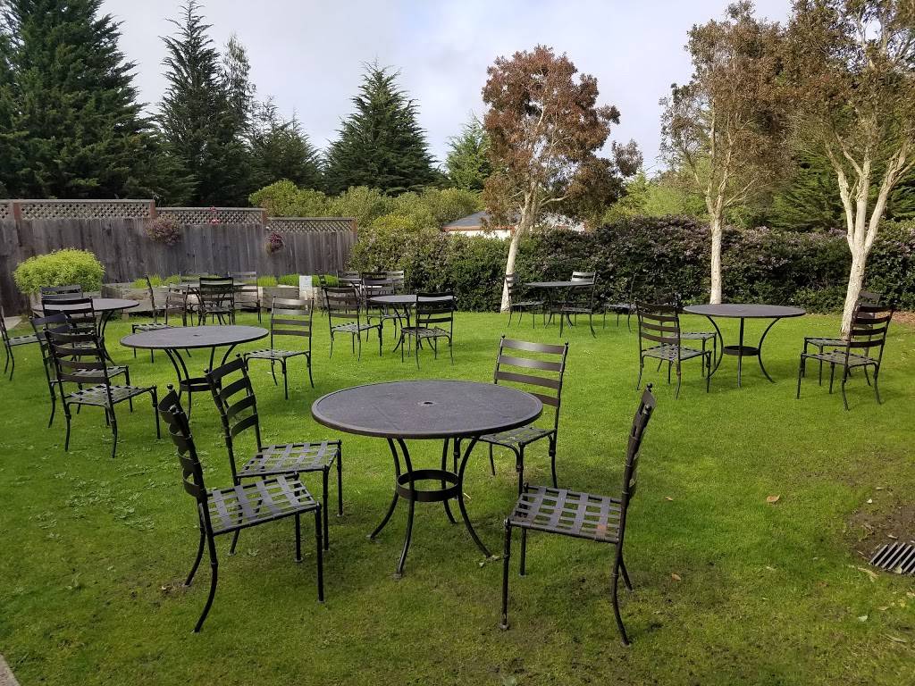 Presidio Cafe | cafe | 300 Finley Rd, San Francisco, CA 94129, USA | 4155614661 OR +1 415-561-4661