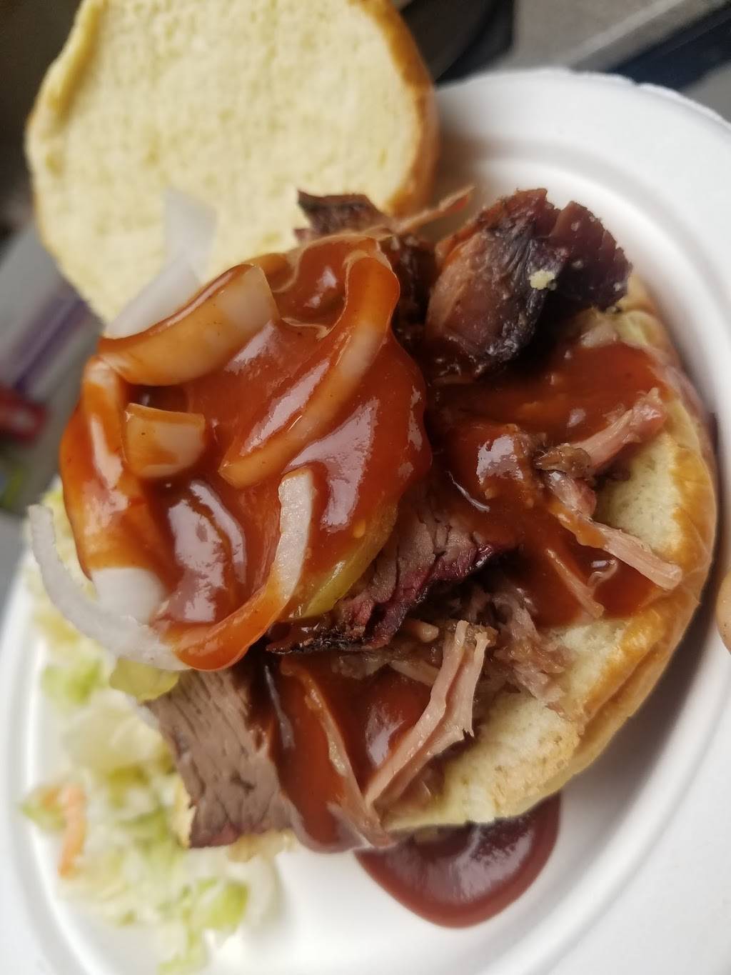 Johnnys Pit Barbecue | restaurant | 4768 Doniphan Dr, El Paso, TX 79922, USA | 9158332828 OR +1 915-833-2828