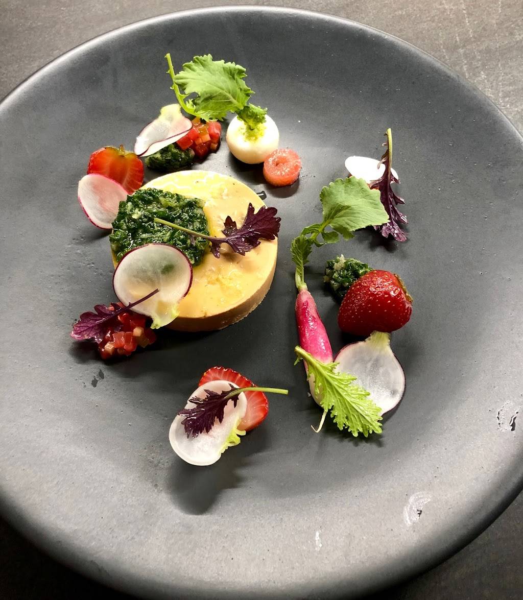 R17 | restaurant | The Rooftop at Pier 17, 89 South St, New York, NY 10038, USA | 9175127540 OR +1 917-512-7540