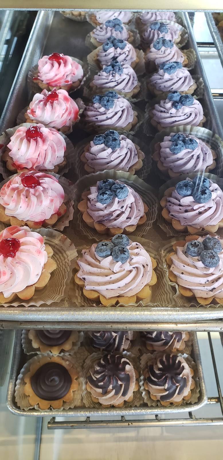 Unique Pastry | bakery | 18381 Ventura Blvd, Tarzana, CA 91356, USA | 8187573100 OR +1 818-757-3100