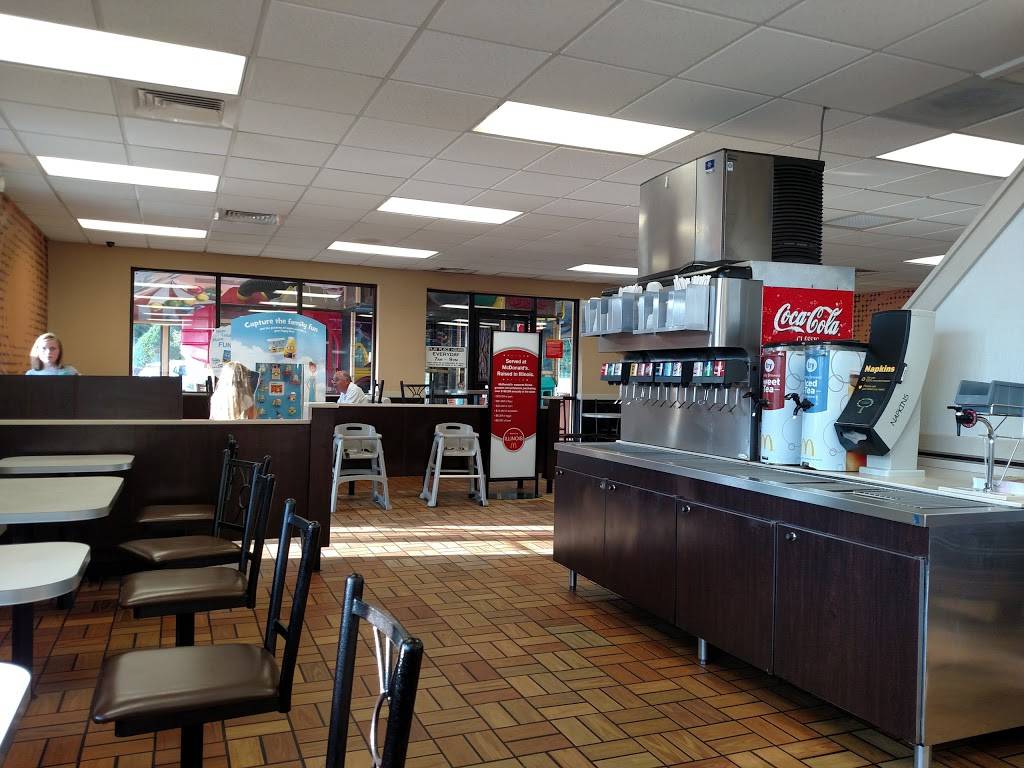 McDonalds | cafe | 1800 36th Ave, Moline, IL 61265, USA | 3097972922 OR +1 309-797-2922