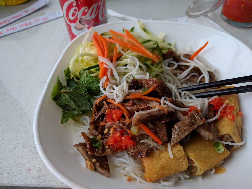 Pho Lang Van | restaurant | 958 St Clair Ave W, Toronto, ON M6E 1A1, Canada | 4166589989 OR +1 416-658-9989