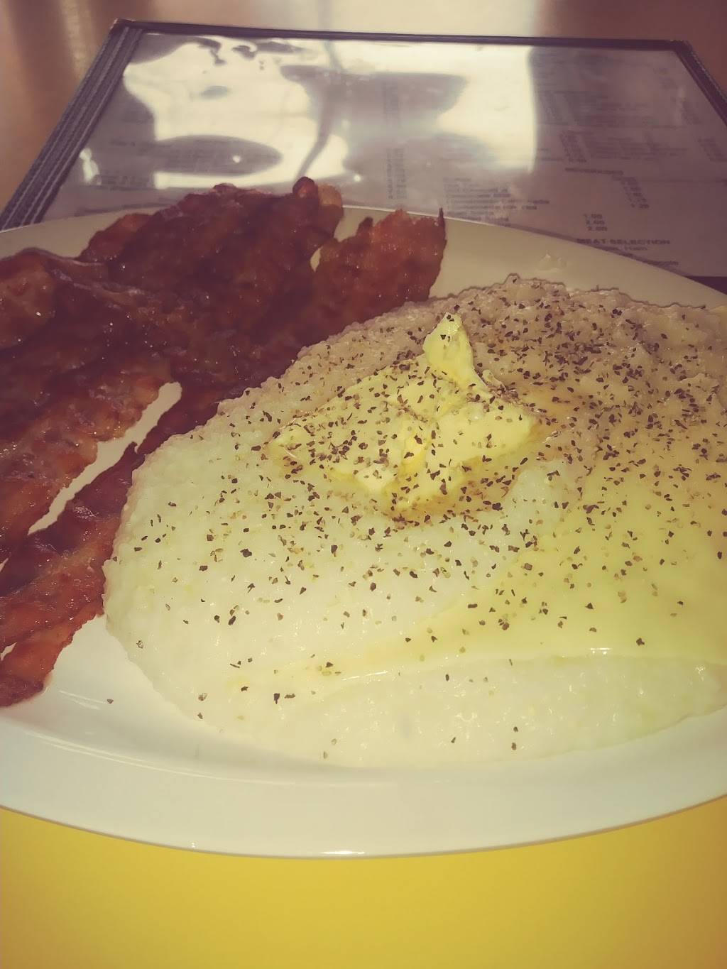 Rockys Breakfast & Lunch | restaurant | 6208 Woodland Ave, Philadelphia, PA 19142, USA | 2157291126 OR +1 215-729-1126