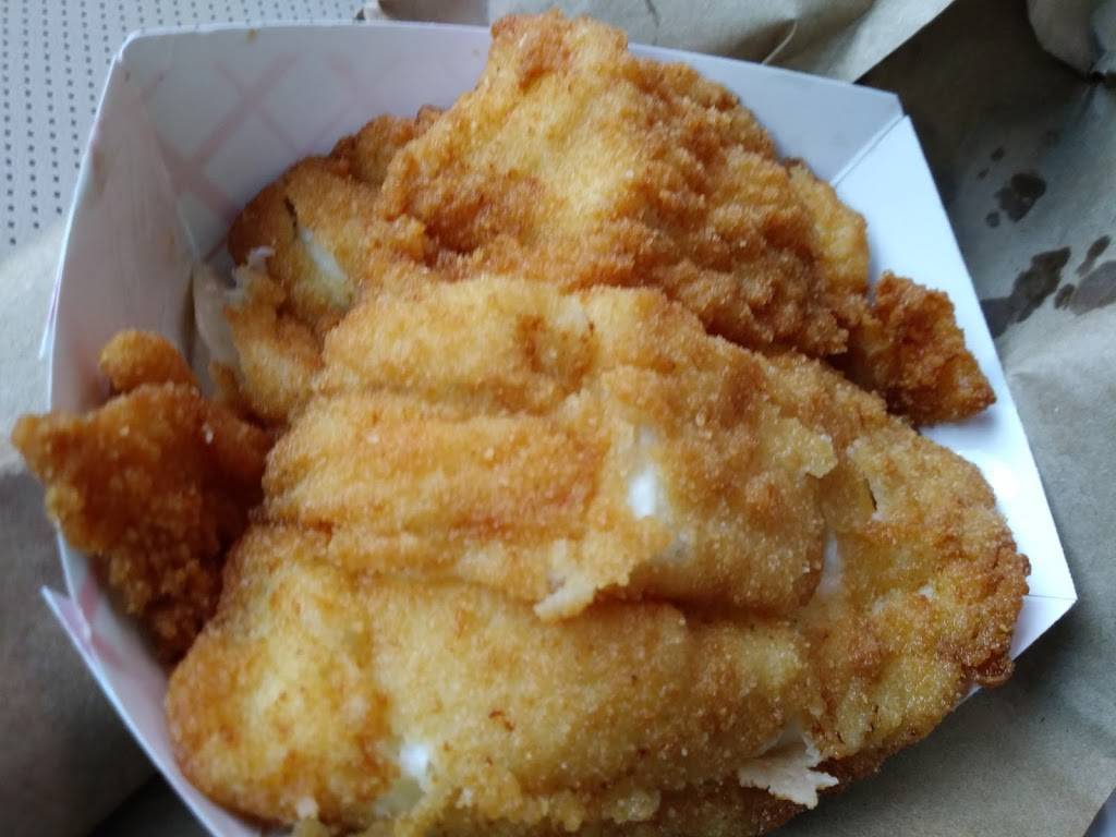 Freds Seafoods | restaurant | 49 N Main St, Randolph, MA 02368, USA | 7819639824 OR +1 781-963-9824