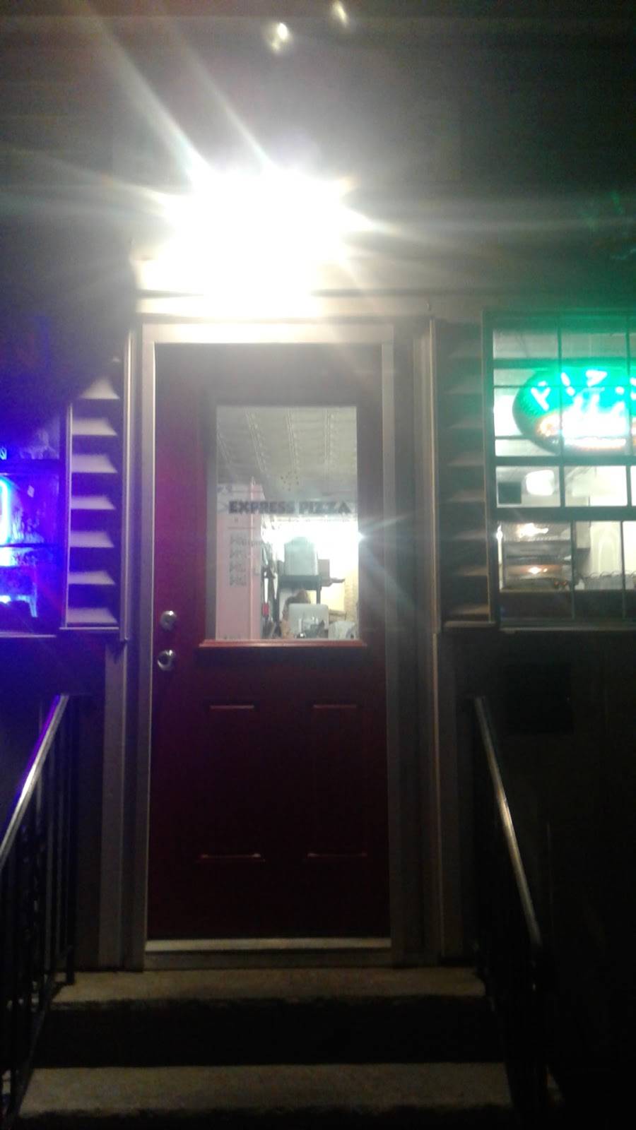 Express Pizza | restaurant | 65 Loomis St, Bedford, MA 01730, USA | 7812753858 OR +1 781-275-3858