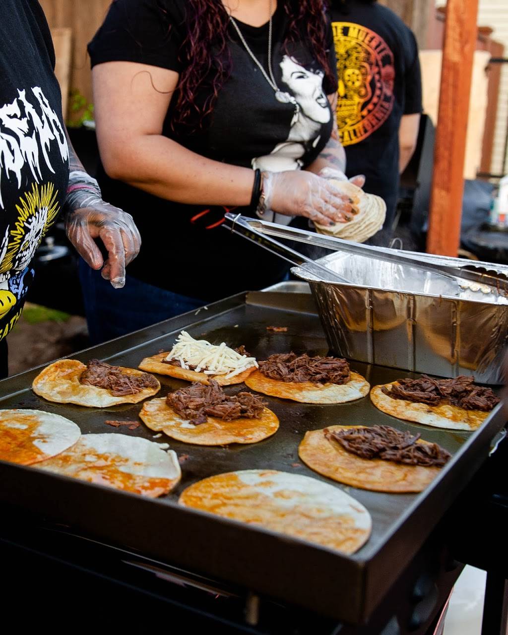 Casa De Chingonas | restaurant | 2228 Harrison Ave, San Diego, CA 92113, USA | 6197939520 OR +1 619-793-9520