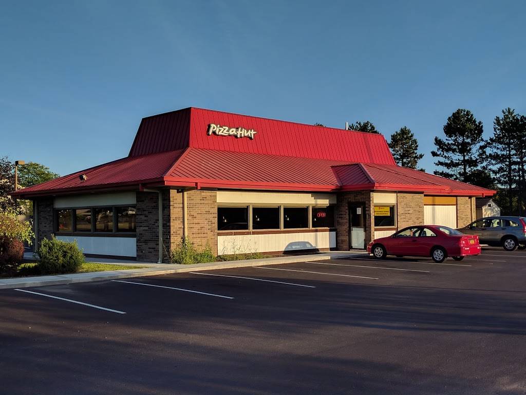 Pizza Hut | meal takeaway | 2301 N Triphammer Rd, Ithaca, NY 14850, USA | 6072572778 OR +1 607-257-2778