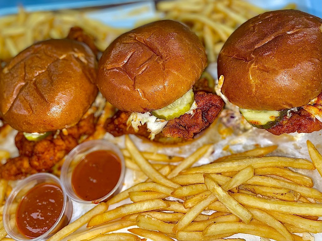 LA Hot Chicken | restaurant | 42314 Hayes Rd, Clinton Twp, MI 48038, USA | 5866908081 OR +1 586-690-8081