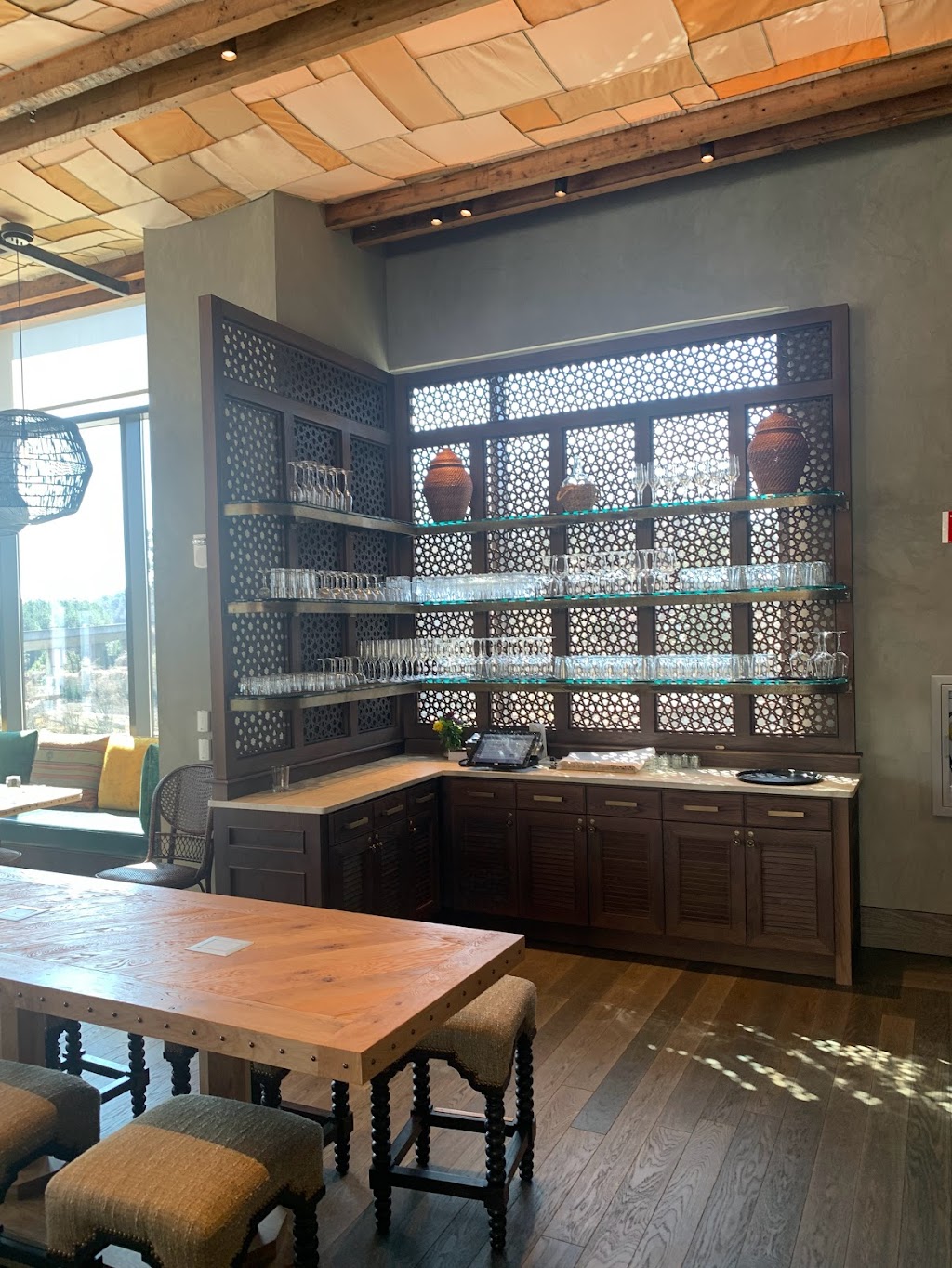 Mount Royal | restaurant | 3301 Lenox Pkwy, Atlanta, GA 30326, USA | 4707634399 OR +1 470-763-4399