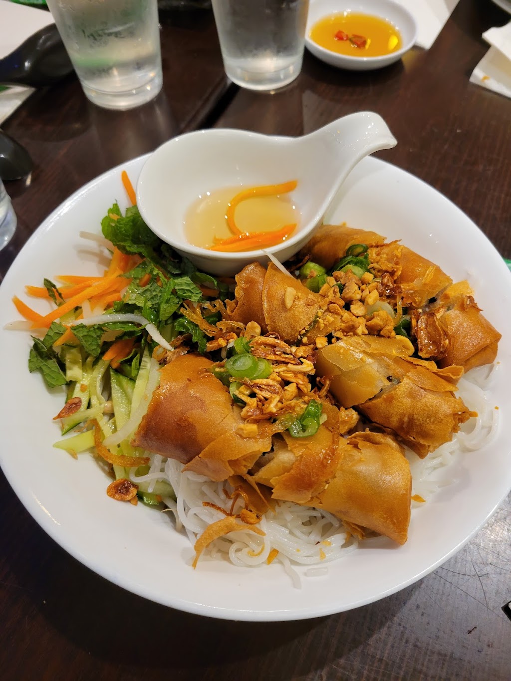 Vietfoods | restaurant | Sidewalk Stores, 6783 Wilson Blvd, Falls Church, VA 22044, USA | 5713780961 OR +1 571-378-0961