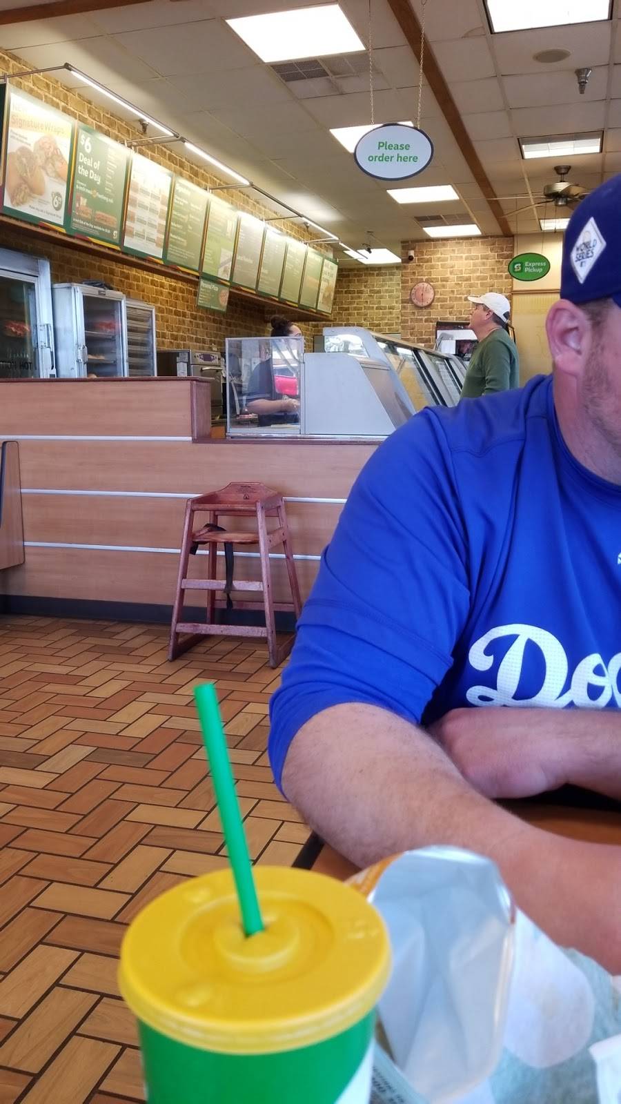 Subway Restaurants | restaurant | 300 Pantops Center, Charlottesville, VA 22911, USA | 4349840652 OR +1 434-984-0652