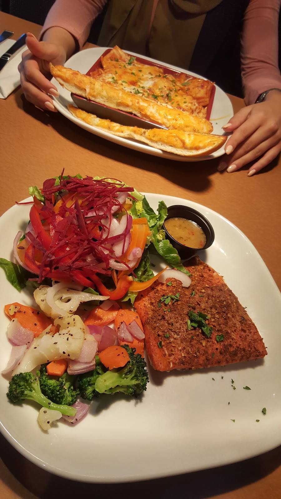 Boston Pizza | restaurant | 7733 Boulevard Taschereau, Brossard, QC J4Y 1A3, Canada | 4506781600 OR +1 450-678-1600