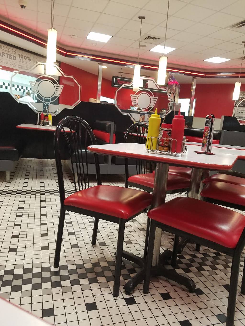 Steak n Shake | restaurant | 1305 Locke Dr, Bourbonnais, IL 60914, USA | 8159325600 OR +1 815-932-5600