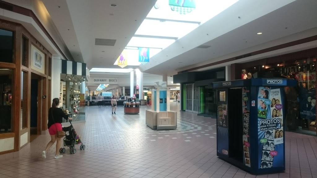 Wilton Mall | shopping mall | 3065 NY-50, Saratoga Springs, NY 12866, USA | 5185832138 OR +1 518-583-2138