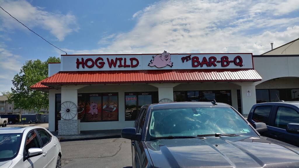 Hog Wild Pit Bar-B-Q | restaurant | 1200 Rock Rd, Wichita, KS 67207, USA | 3166187227 OR +1 316-618-7227