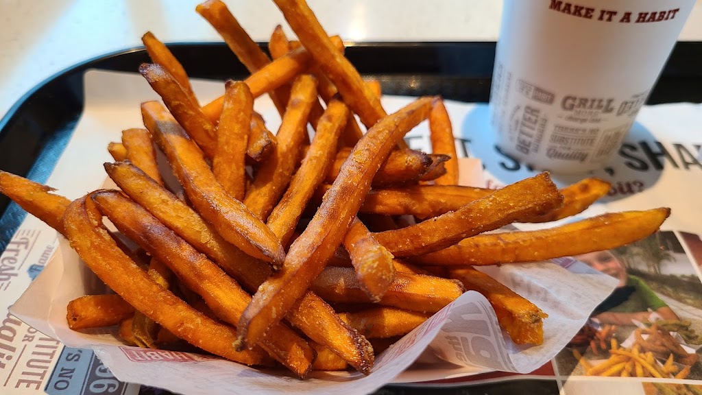 The Habit Burger Grill | restaurant | 801 N Redwood Rd, Saratoga Springs, UT 84045, USA | 3854840111 OR +1 385-484-0111