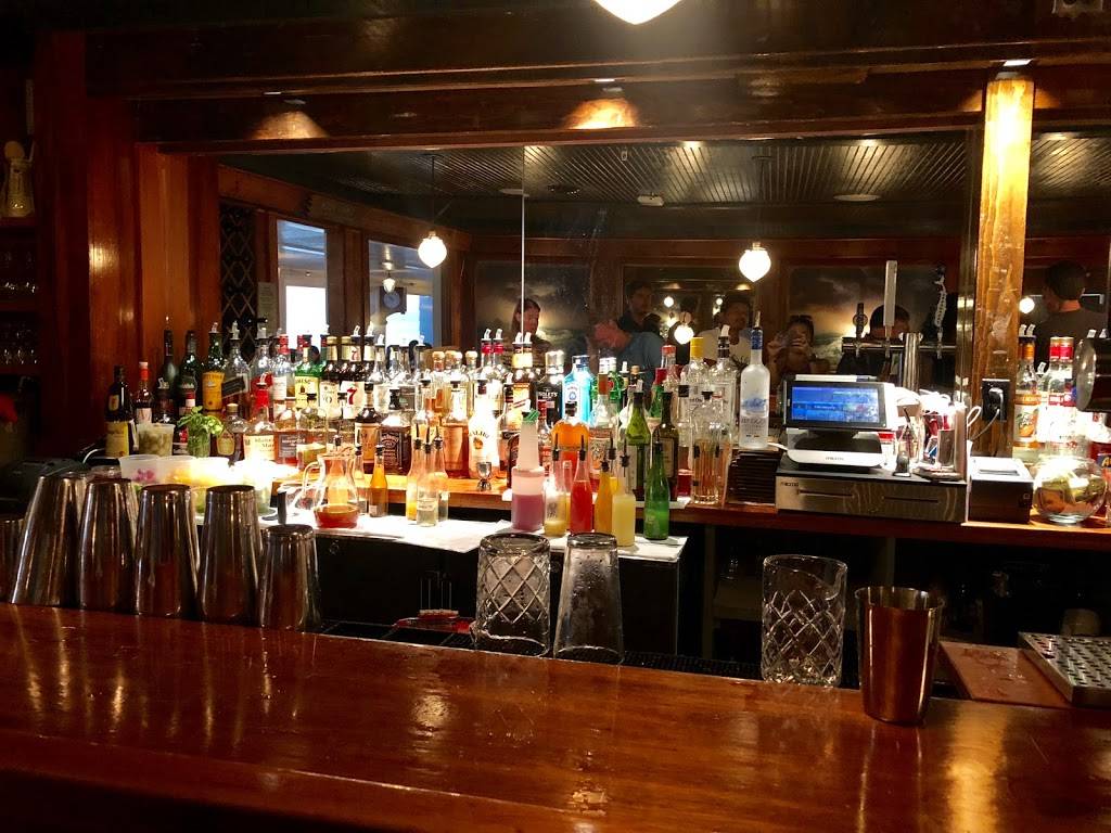 The Halyard | restaurant | 58775 County Rd 48, Greenport, NY 11944, USA | 6314770666 OR +1 631-477-0666