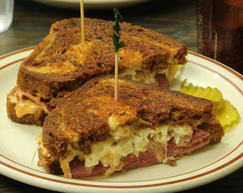 Burdeys Cafe | restaurant | 417 Mill St, Peterson, MN 55962, USA | 5078752424 OR +1 507-875-2424