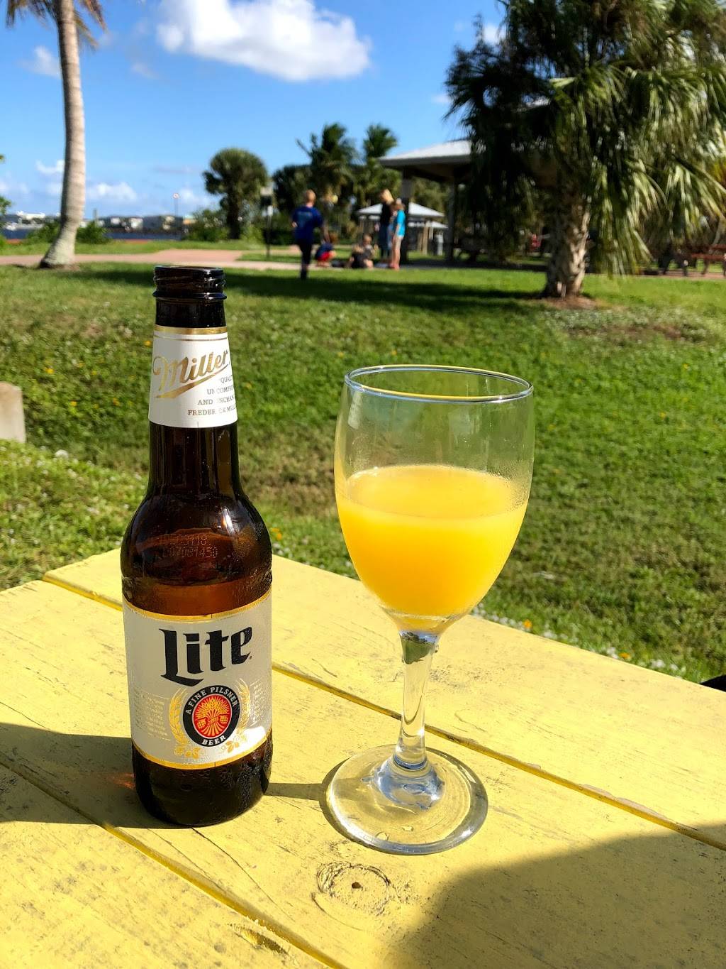 Pelican Cafe | restaurant | 351 SW Flagler Ave, Stuart, FL 34994, USA | 7722833133 OR +1 772-283-3133