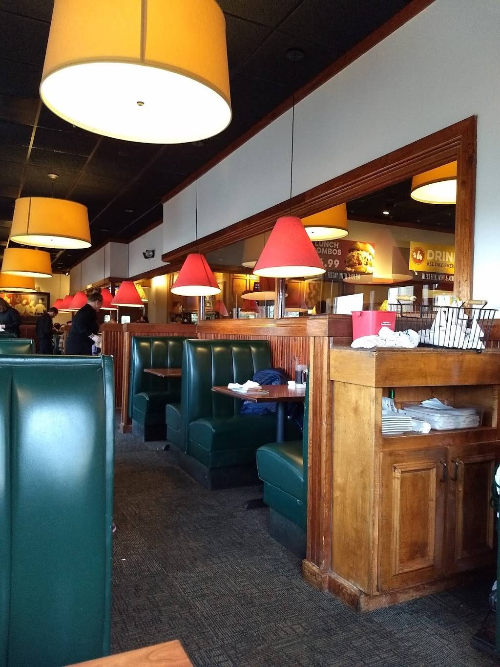 Ruby Tuesday | restaurant | Wrentham Village Premium Outlets, 1 Outlet Blvd #800, Wrentham, MA 02093, USA | 5083845213 OR +1 508-384-5213